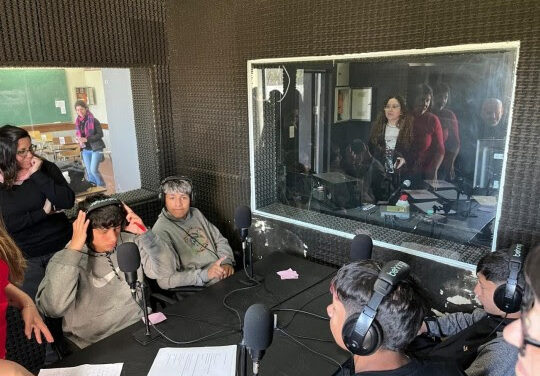 Jóvenes en el mic: la Municipalidad y la UNR impulsan un proyecto sonoro para fortalecer las voces de las juventudes