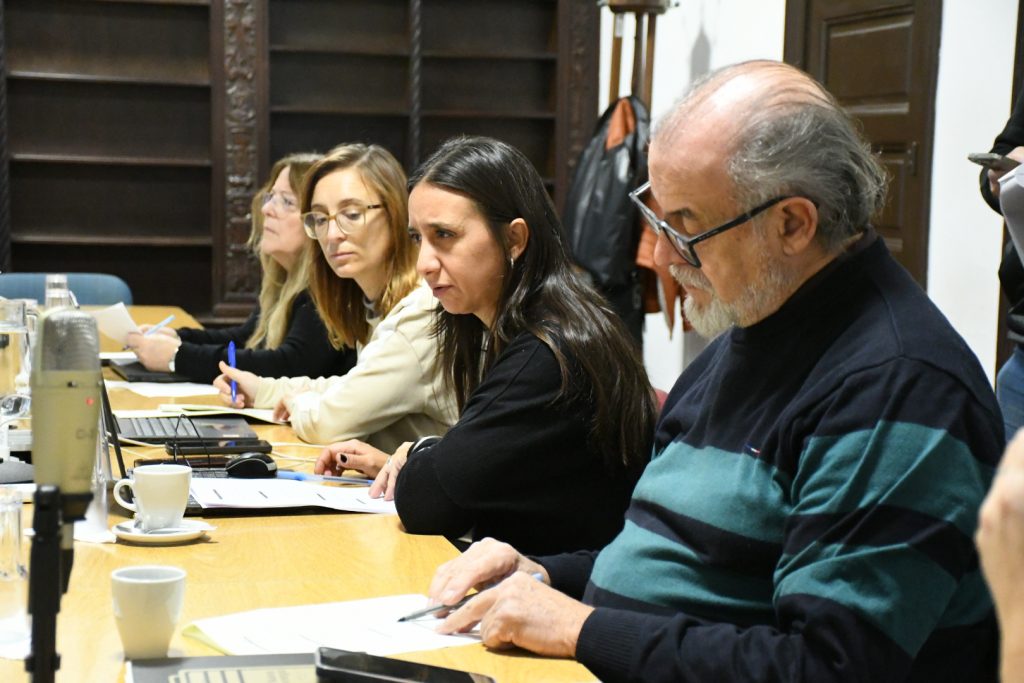 “Iglesias Evangélicas” y “Gaucho Rivero”