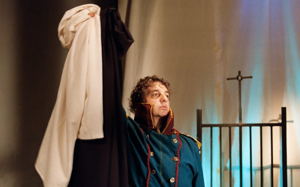 Belgrano llega al Concejo a través del teatro
