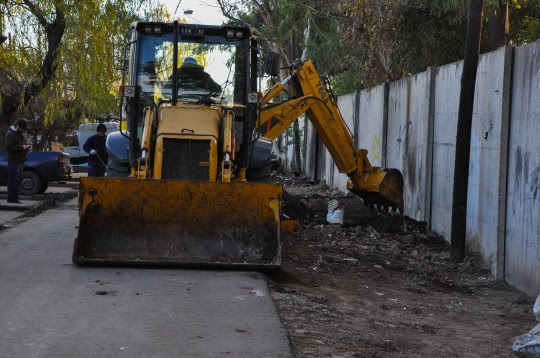 El municipio concretó un operativo barrial en Los Unidos con fuerte foco en obras hidráulicas