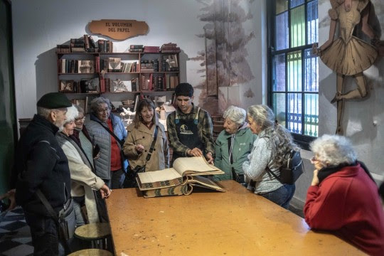 Comenzaron los circuitos culturales para personas mayores de 65 años