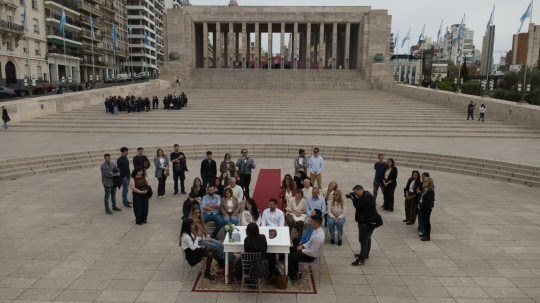 Casate con tu ciudad como testigo: 11 parejas dieron el sí en el Monumento a la Bandera