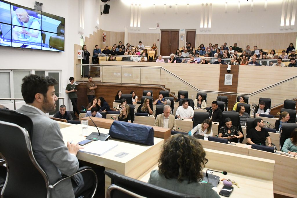 Jornada Pública por la Emergencia Crediticia