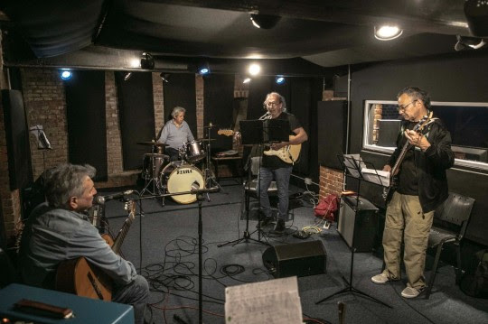 Volver a Sonar: tres bandas de músicos + 65 se presentan en el Galpón 11